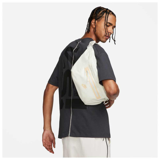 Nike Τσαντάκι μέσης Elemental Premium